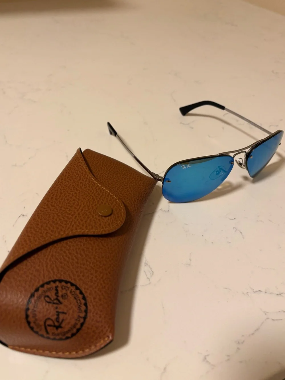 Ray-Ban aviator ray